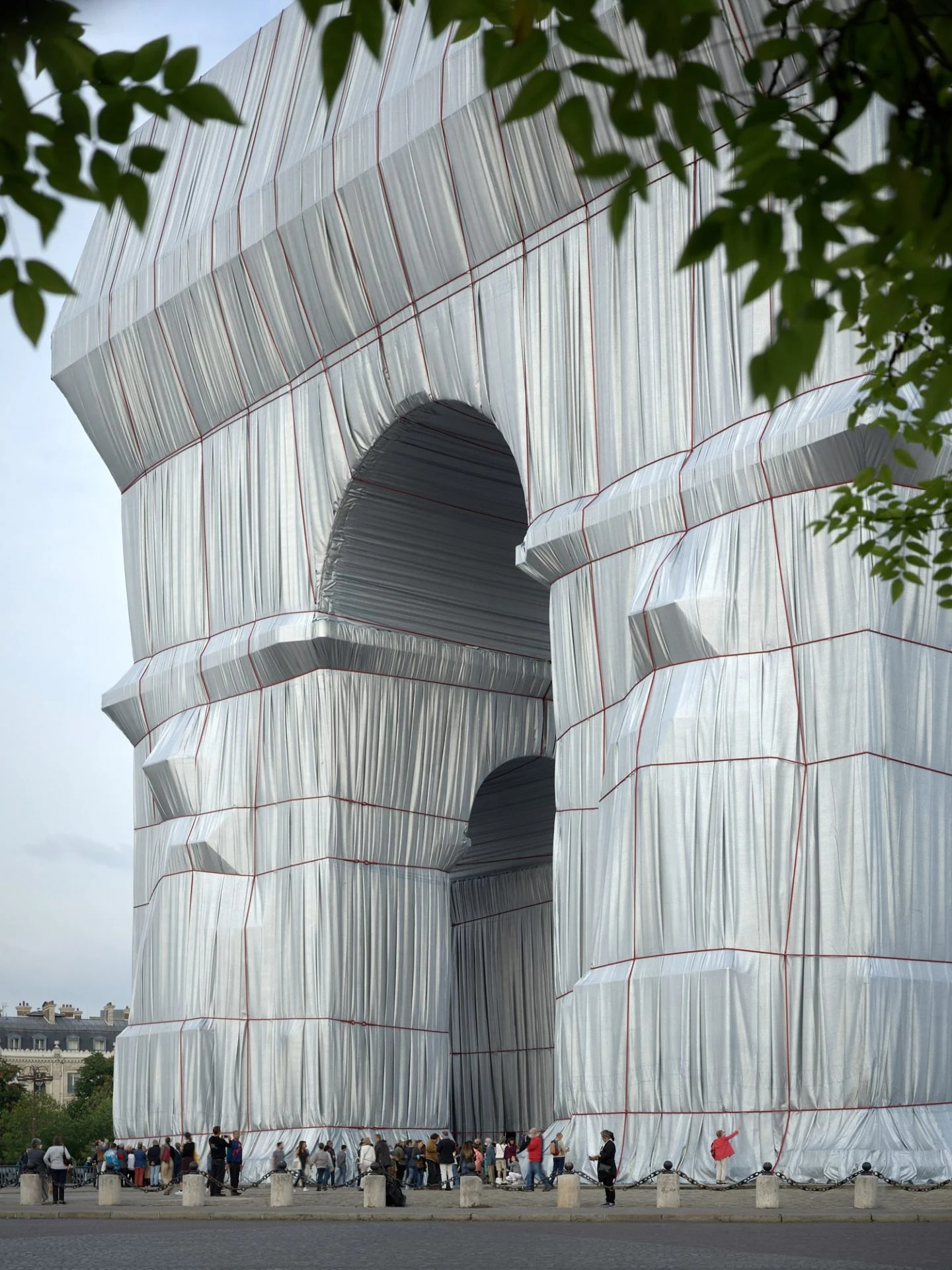 藝術設計｜地景藝術的絕響 打包凱旋門——Christo and Jeanne-Claude《Wrapped》｜設計盒子DESIGN BOX