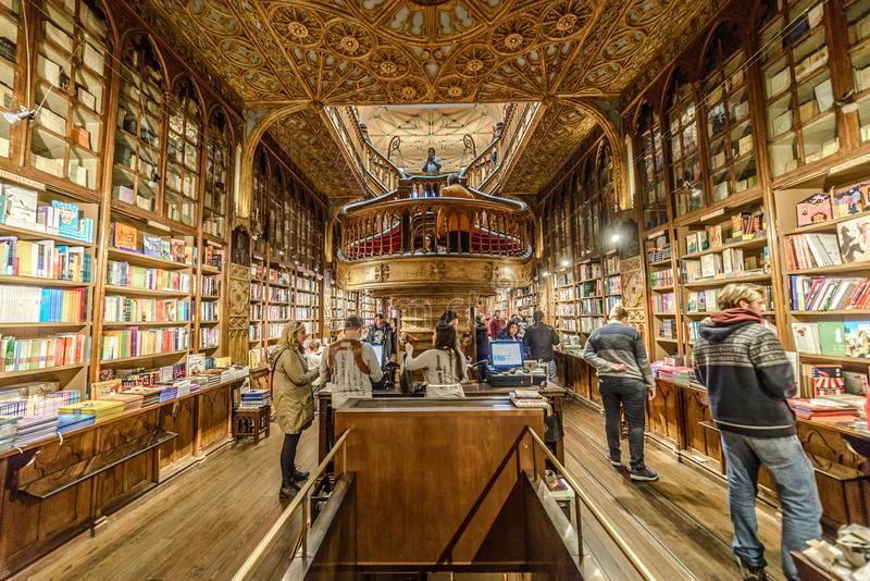 空間設計｜《哈利波特》的圖書館？世上最美的書店：葡萄牙萊羅書店｜設計盒子DESIGNBOX