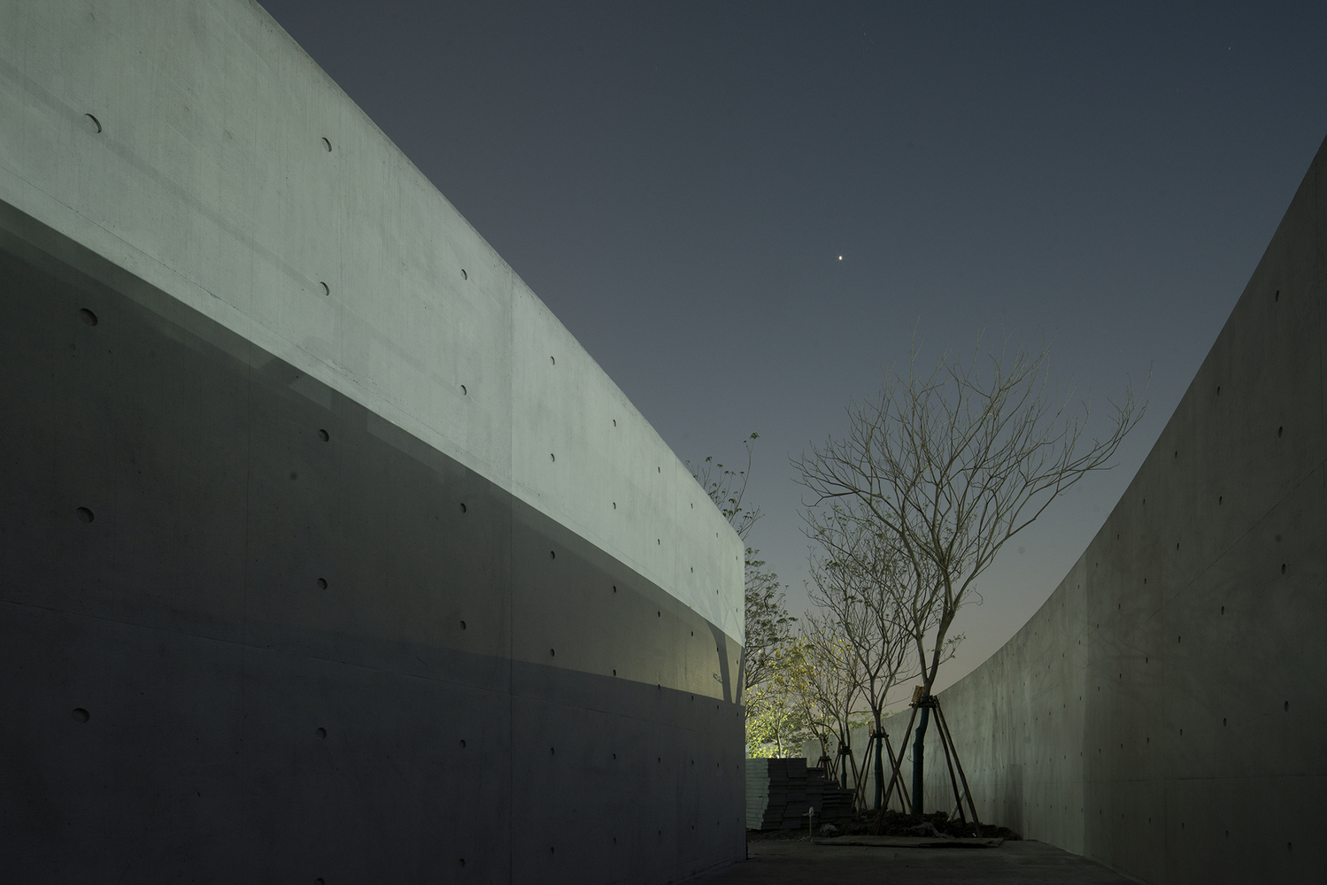 空間設計｜舞出光影之美｜日本建築大師安藤忠雄與他的作品｜設計盒子DESIGNBOX