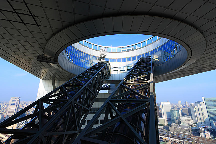 一覽３６０度的大阪之美｜日本《梅田藍天大廈》