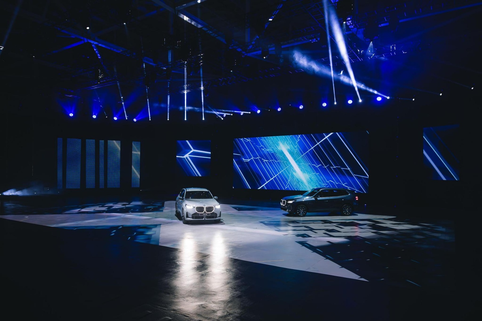 國際競賽報名代辦 │《BMW X3：新境探索 》極象設計 陳朝新 DESIGNBOX設計盒子網路平台10