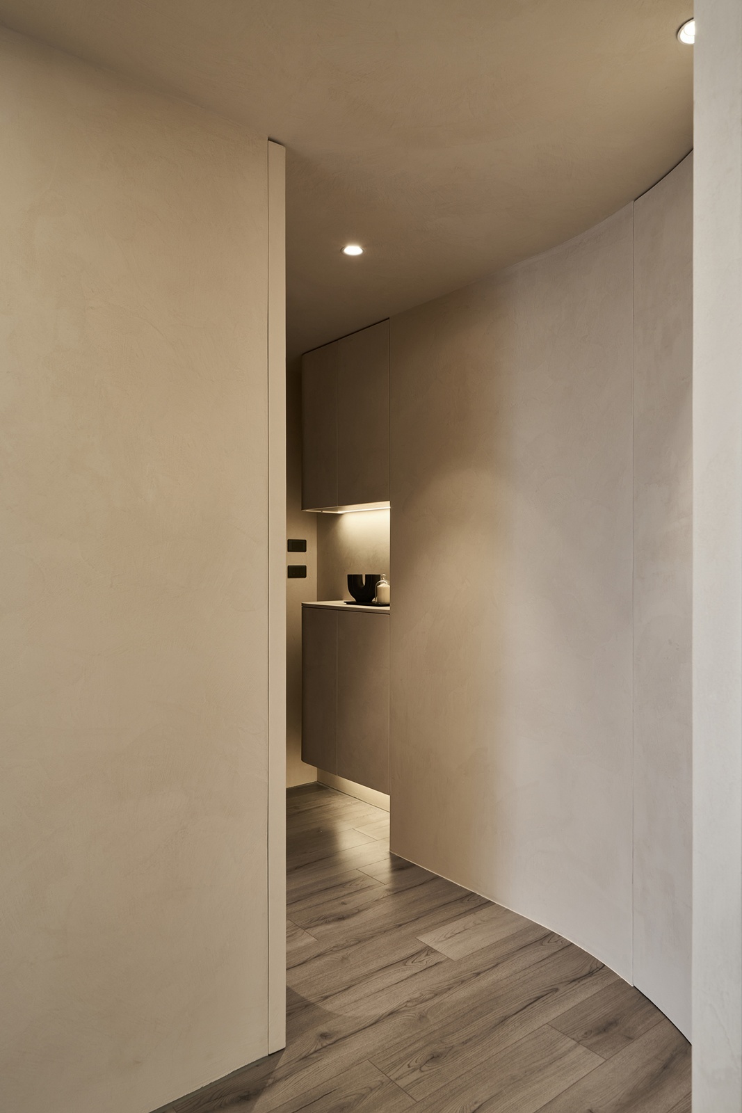 國際競賽報名代辦 │《悠然謐境》灰色大門設計 謝嘉玲 設計盒子DESIGN BOX 8