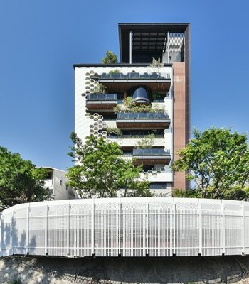 國際競賽報名代辦 │《丰二三》晨禎營造股份  黃志東 —— 榮獲全球卓越建設獎 – 金獎