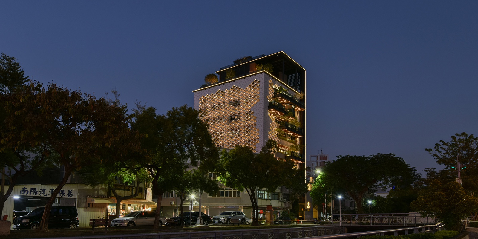 國際競賽報名代辦 │《丰二三》晨禎營造股份 黃志東 設計盒子DESIGN BOX10