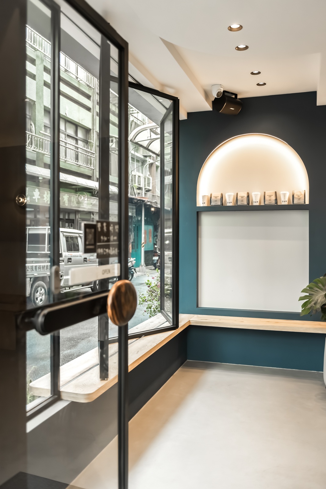 協助報名國際獎項 │《Supranormal Bakery Cafe》山角設計 陳沿毓 設計盒子DESIGN BOX 3