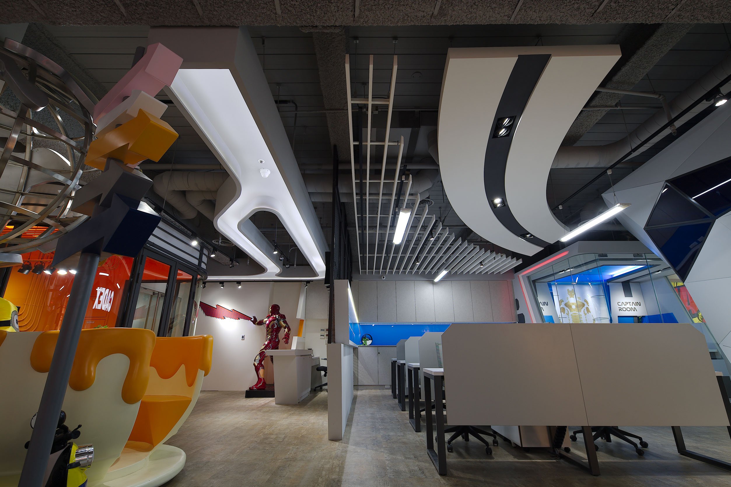 竹北室內設計師推薦 ｜金屬與木藝共舞，演繹七期商辦的奇幻工業篇章 ｜三宅一秀 郁琇琇 設計盒子DESIGN BOX3