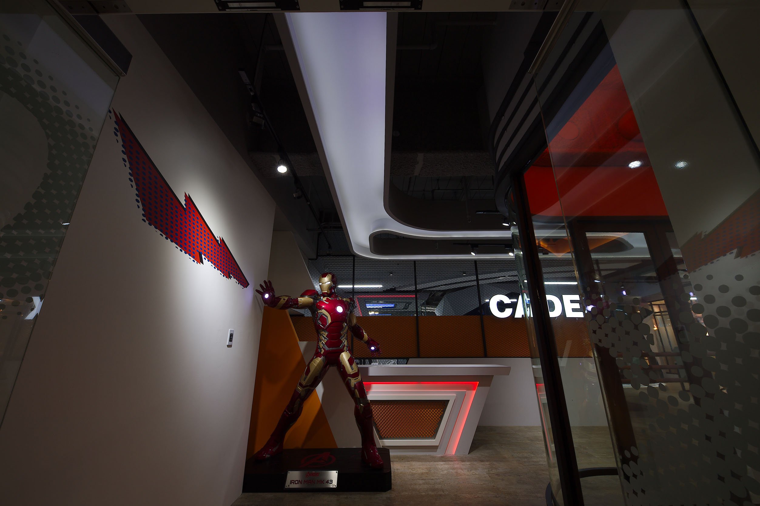 竹北室內設計師推薦 ｜金屬與木藝共舞，演繹七期商辦的奇幻工業篇章 ｜三宅一秀 郁琇琇 設計盒子DESIGN BOX8